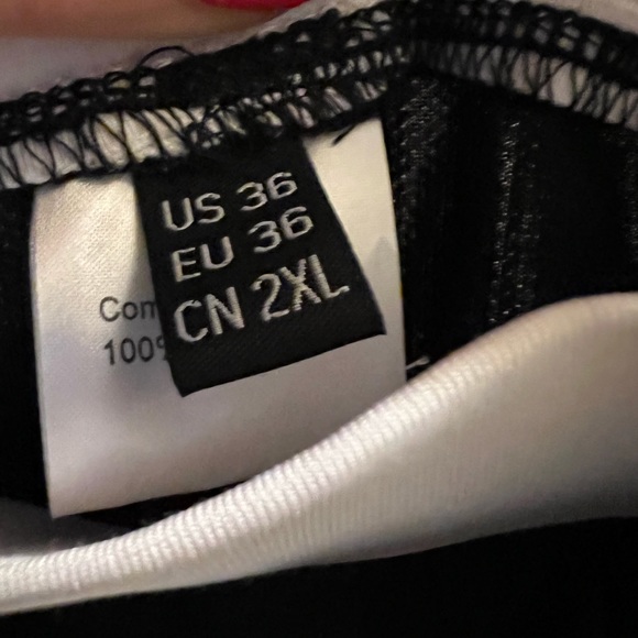 Capri’s - Picture 3 of 4